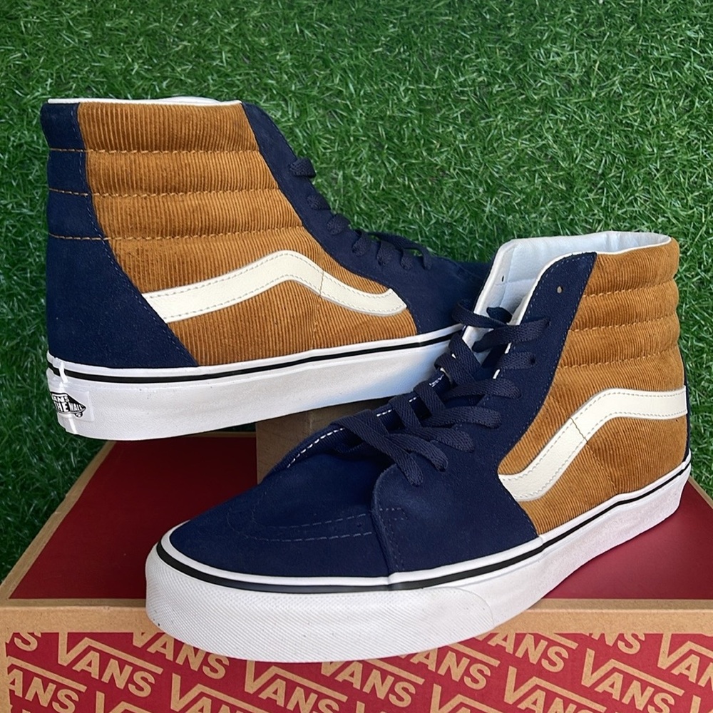 Vans WMNS Sk8-Hi High Top Blue/ Brown Corduroy 
Sk8-Hi "Navy/Brown"